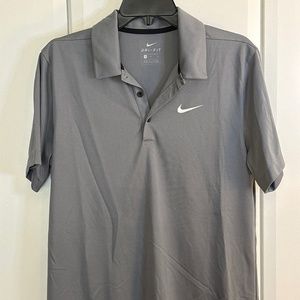 Men’s Nike polo short sleeve shirt